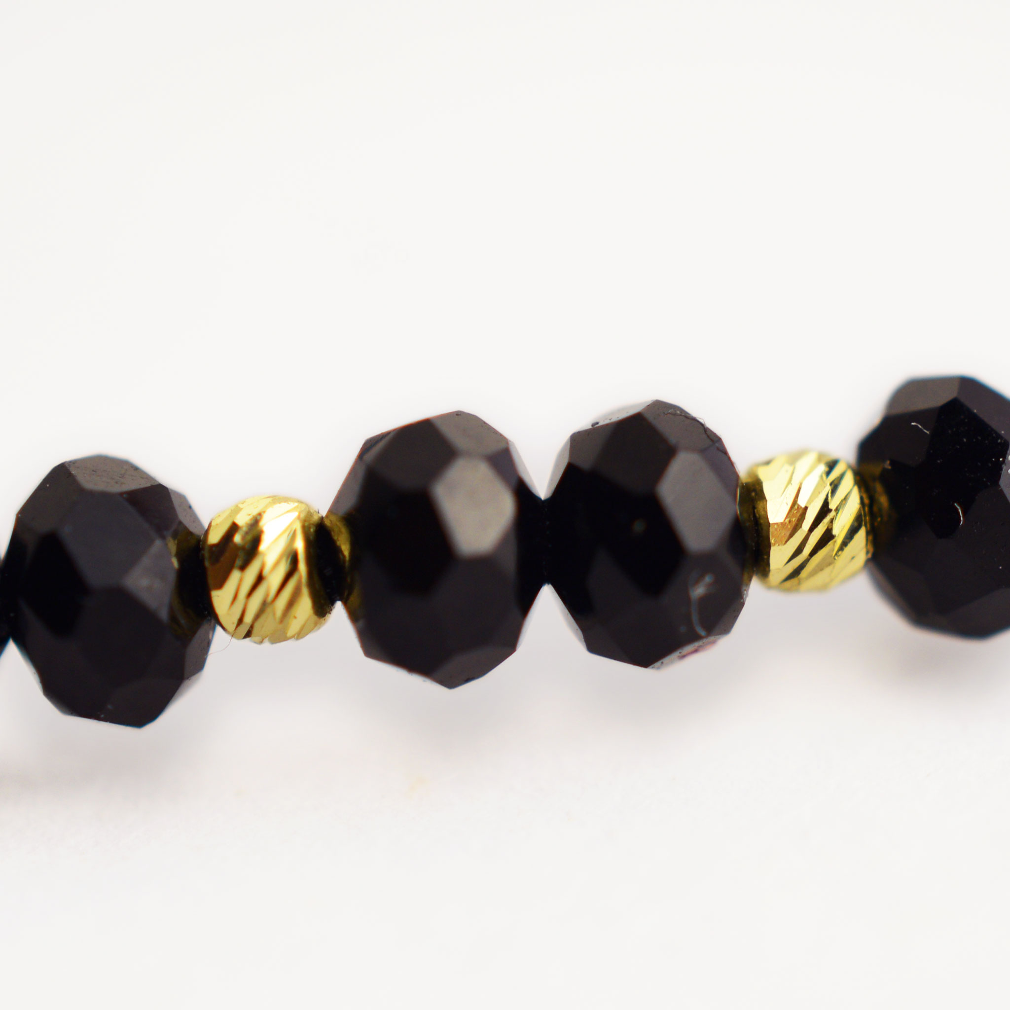 Злато на конец с оникс (2mm)