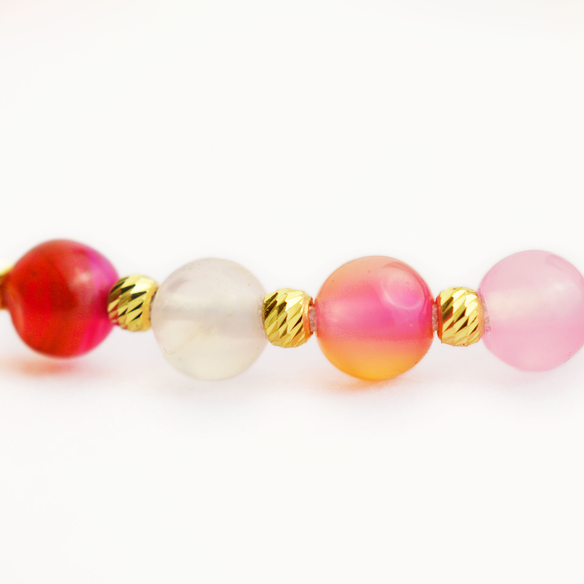 Злато на конец с естествени камъни